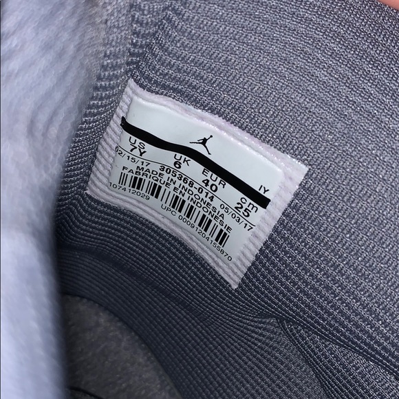 Jordan 8 cool grey size 7y - Picture 2 of 2